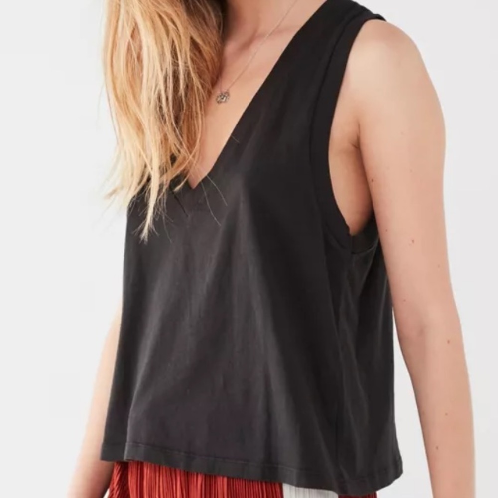 Urban Outfitters Truly Madly Deeply Voop Muscle Tank brand new